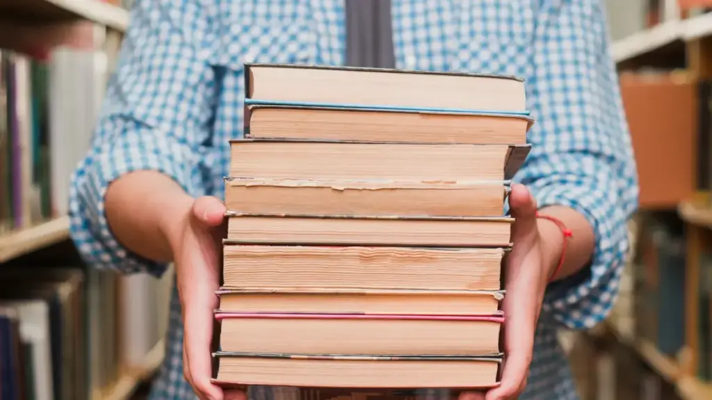 7 Cara Menyusun Buku Referensi dari Menggabungkan Artikel Jurnal Ilmiah 